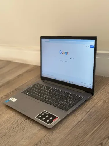 Lenovo Ideapad 3i 15.6 | i3 | SSD 256GB | Pouco uso