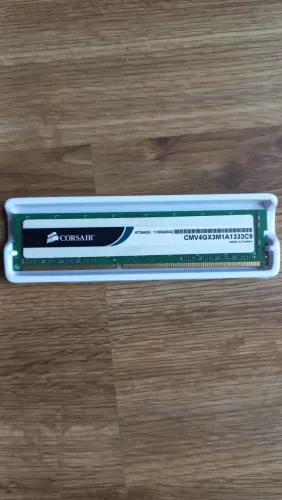 DDR3 4GB Corsair