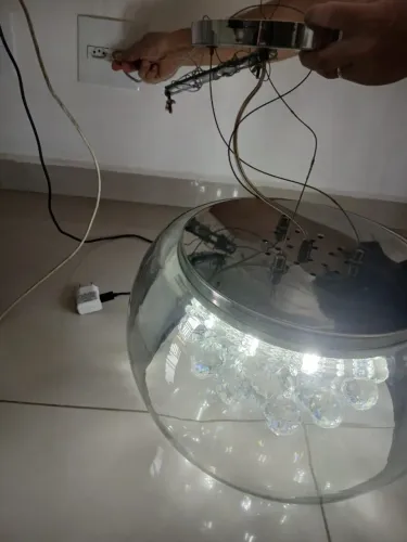Pendente de vidro cristal e metal.  Troco por tv 32 P