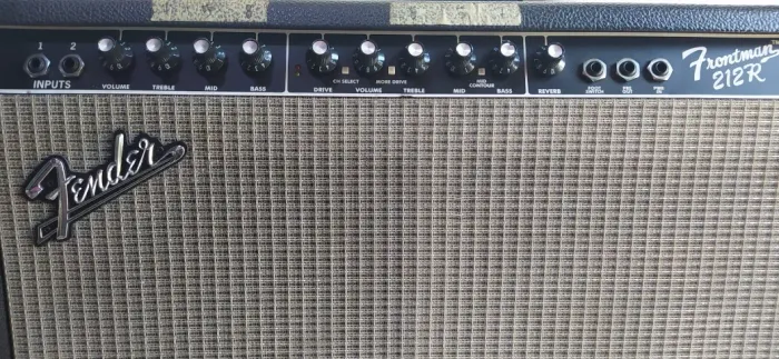 Amplificador Fender Frontman 212