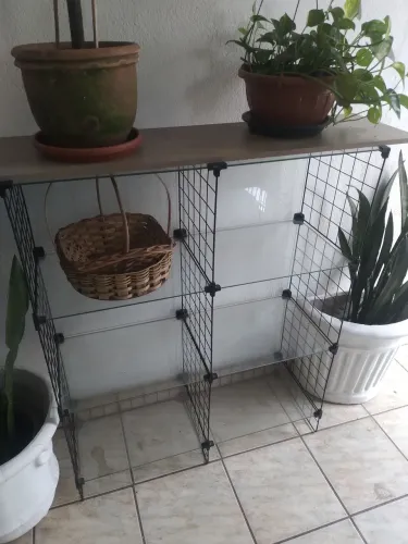 Estante vidro/metal com Prateleiras sala quarto comércio armários objetos livros plantas