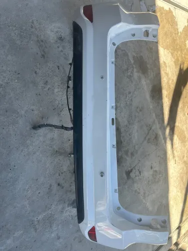 Parachoque Traseiro Branco de hillux sw4 19/20