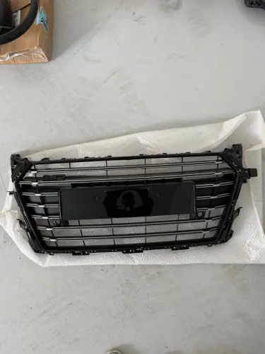 Grade Frontal Audi TTS