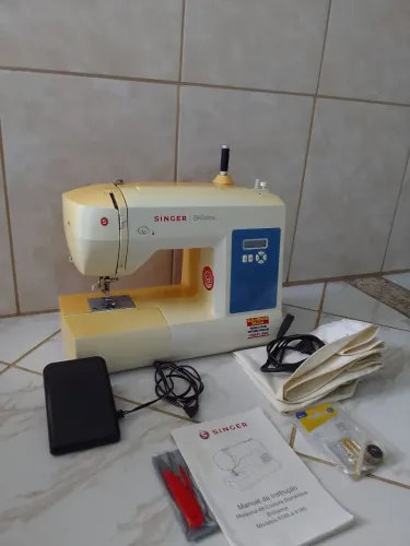 Máquina de Costura Singer Brilliance 6180