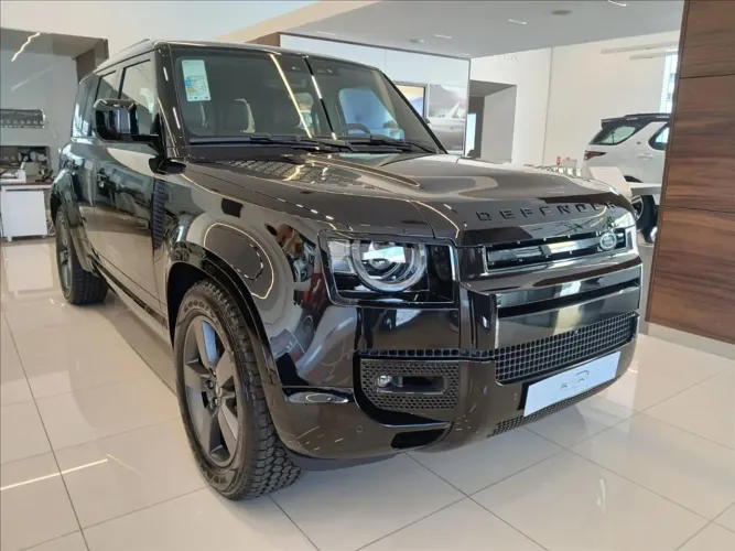 Land Rover Defender 2025