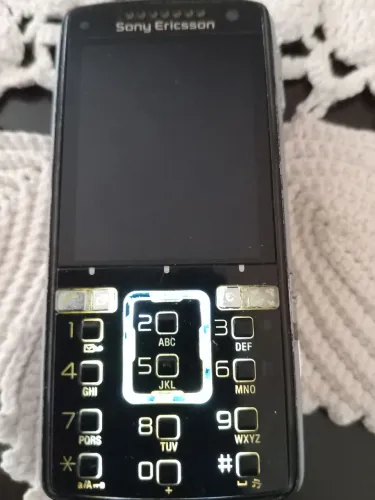 Antigo celular Sony Ericsson k850 no estado lê descrição 