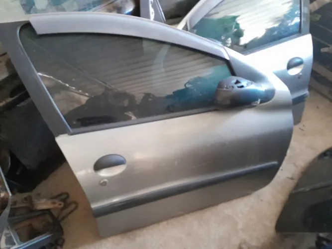 Porta do Peugeot 206 - Cinza