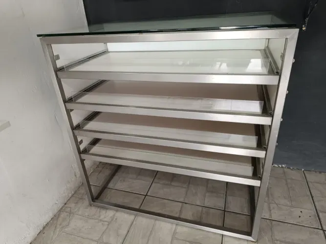 Balcão expositor de vidro e aço inox, prateleira, para loja/ joalheria/ bijouterias 