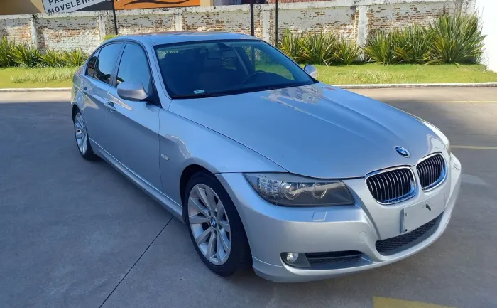 BMW 320I 2010 Usados e Novos