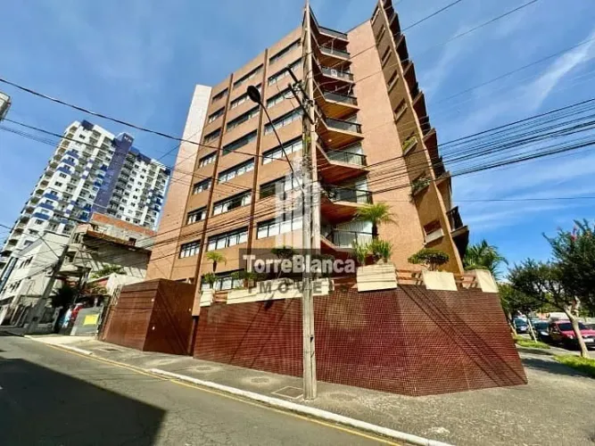 Apartamento Espaçoso com 4 Quartos (2 Suítes) e Elevador Privativo , Próximo à UEPG Centro