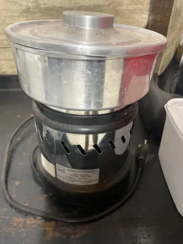 Espremedor de sucos bivolt