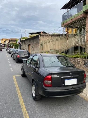 corsa sedã Milenium 2002