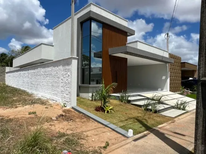 Vendo esta Casa Térrea, Cajupiranga, Ecoville 2: 3, sendo 2 suítes, duas vagas de garagem.