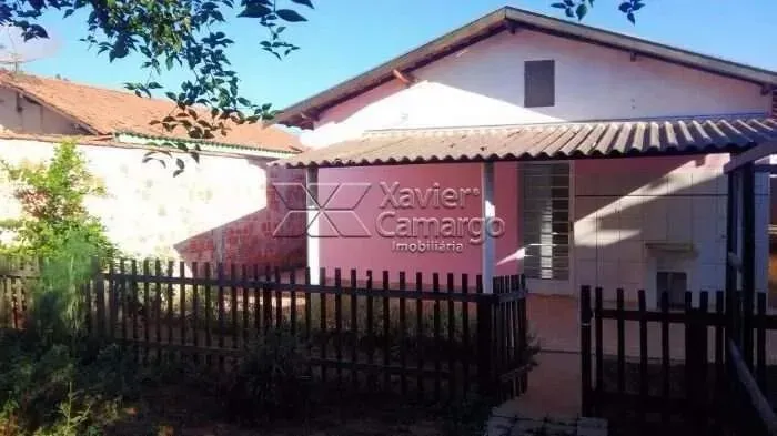 Casa à venda com 2 dormitórios no Jardim Nova Ipeúna.