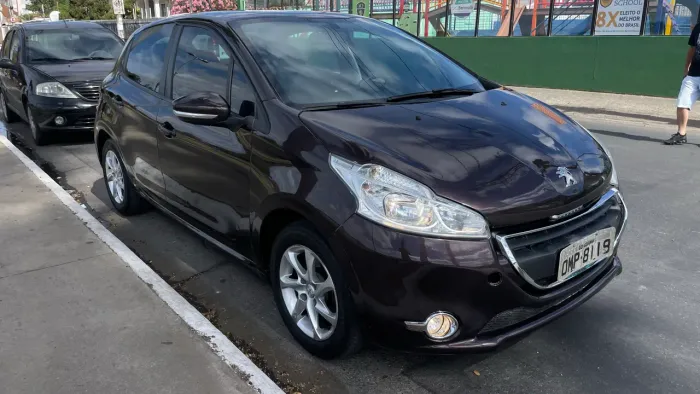 Peugeot 208 Active Pack 1.5 Ano 13/14 (Financio Pequena Entrada)