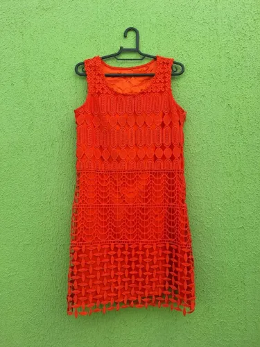 Vestido Laranja em Renda