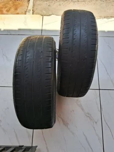 VENDO DOIS PNEUS RADIAIS ARO 195/55 R 16
