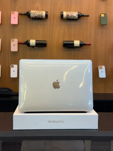 MacBook Pro M1 8/256/13