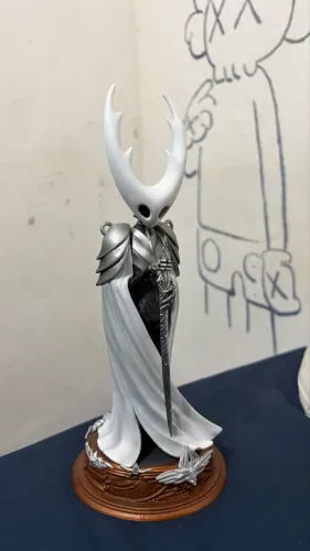 Estatueta Hollow Night