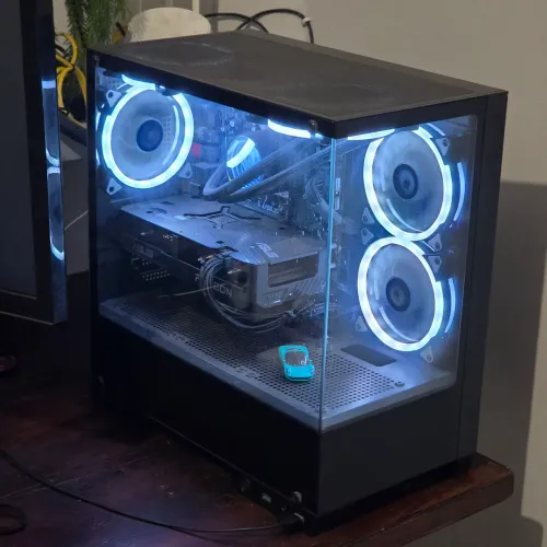 PC Gamer Potente & Estilo Aquário ? Roda Tudo! (Ryzen 7 + RX 6600 8GB)