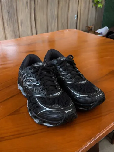 Mizuno Wave Prophecy 8