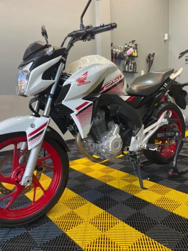 Vendo CB Twister 250 Impecável.