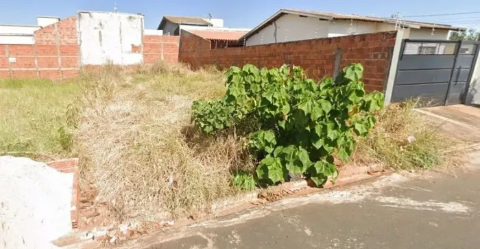 OPORTUNIDADE IMPERDIVEL !!! Terreno localizado no Bairro Morada do Sol 85.000,00