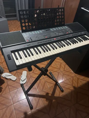 Teclado Yamaha PSR-400
