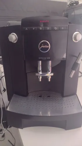 Máquina de Café Expresso Iura