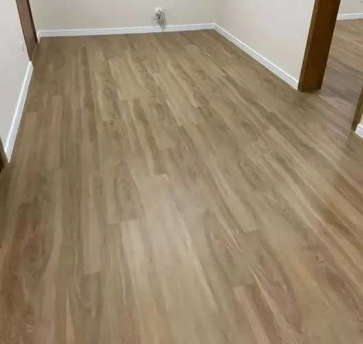 Instalador de Piso Vinílico e Rodapé