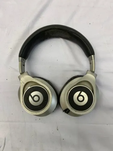 Fone Beats MH6W2BR/A Executive Prata Usado com Defeito