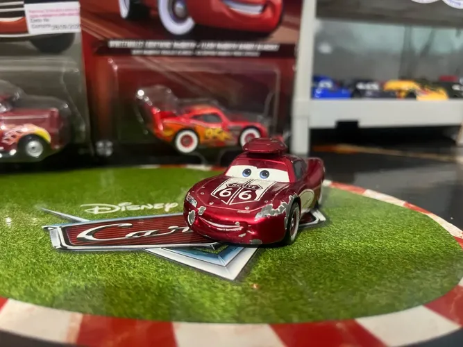 Cars Disney Pixar McQueen De viagem