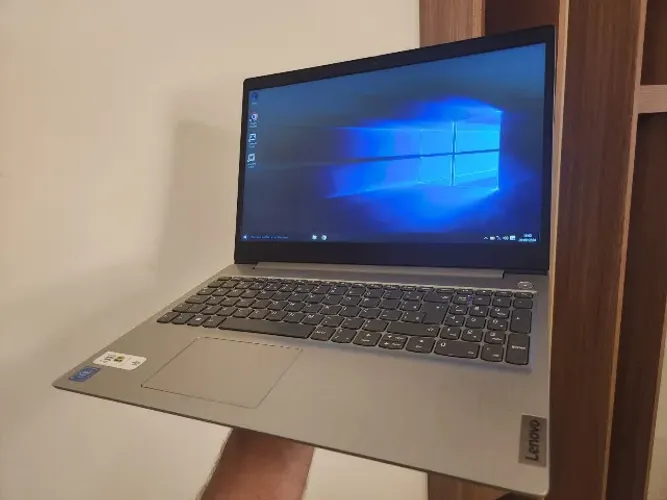 Notebook Lenovo Core i5 Oitava Geração Tela 16 Polegadas SSD 8GB RAM DDR4