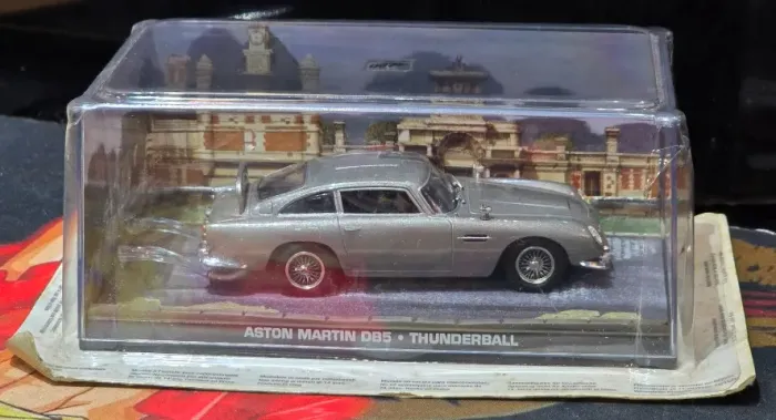 Carro Miniatura 007 Aston Martin DB5 Thunderball Lacrado