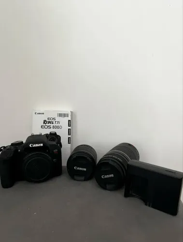 Canon EOS Rebel T7i + Lente 18-55mm + 75-300mm