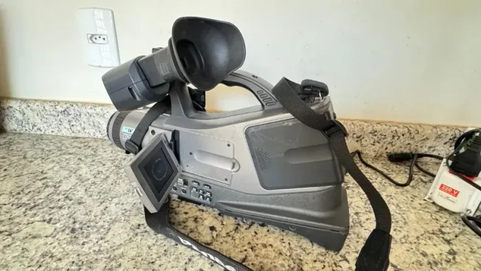 FILMADORA PANASONIC AG-DVC7 + FILMADORA PANASONIC AG-DV G60 (PARA APROVEITAR PEÇAS)