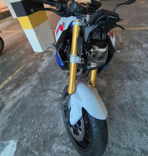 F900 R plus Novíssima 