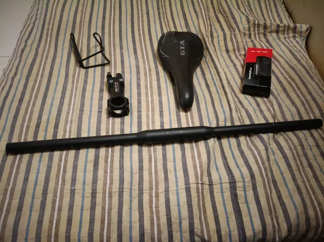 Mesinha gta,manopla,guidom,suporte de garrafa e banco GTA 