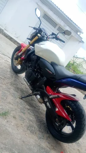 Vende-se Hornet 2013 super nova