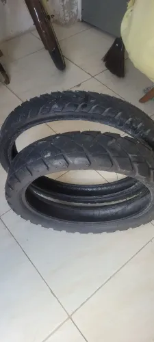 Vendo Pá pneus da Lander