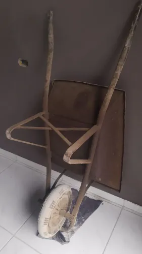 Vendo carrinho de mão 180