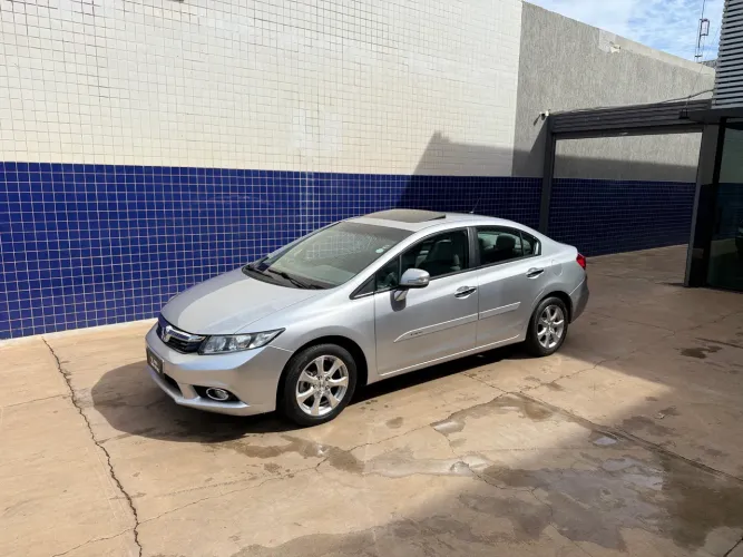 Civic EXR 2.0 Flex Aut. 170km 2014 Undona c/ Teto solar - RELÍQUIA 
