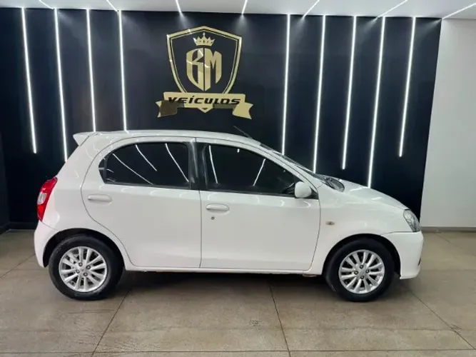 Toyota Etios XLS 1.5 Flex 16V 5P Mec. 2013