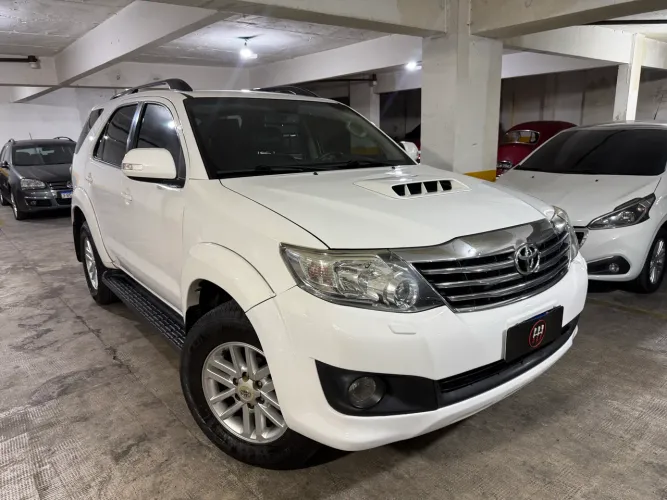 Toyota Hilux SW4 SRV D4-d 4X4 3.0 TDI Dies. AUT 2015