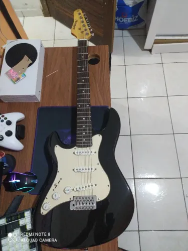 Kit Guitarra Canhota Strinberg + Amplificador + Acessórios