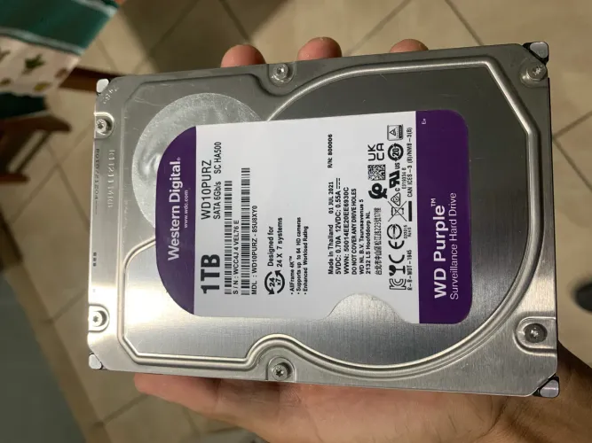 Vendo hd de 1tb para pc ( sem marcas de uso , sem nenhum defeito)