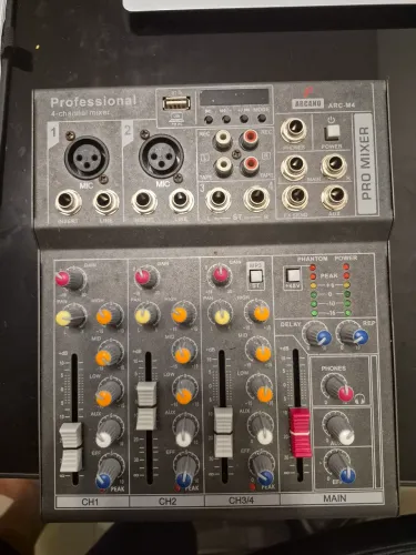 ? URGENTE ? Kit Som Completo Arcano + Mesa + Microfones Sem Fio - R$600