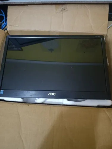 Monitor AOC novo sem uso na caixa