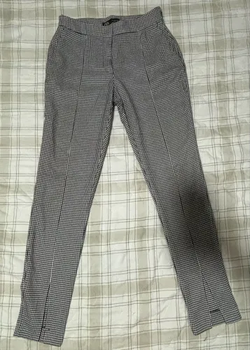 Calça preta e branca Zara