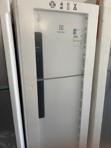 Geladeira Electrolux de 380L inverter duplex nova na caixa